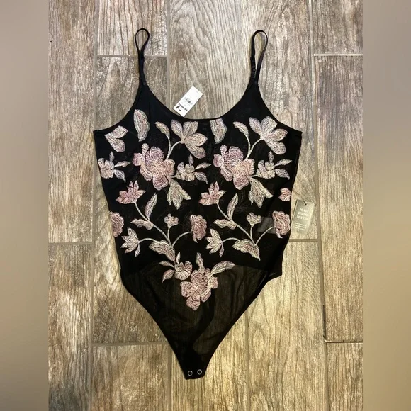 Nwt Express bodysuit - Picture 1 of 3